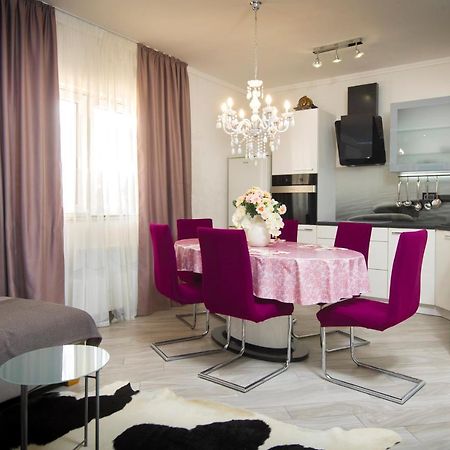 Villa J&J Apartments Residence With Swimming Pool Ποντστράνα Εξωτερικό φωτογραφία