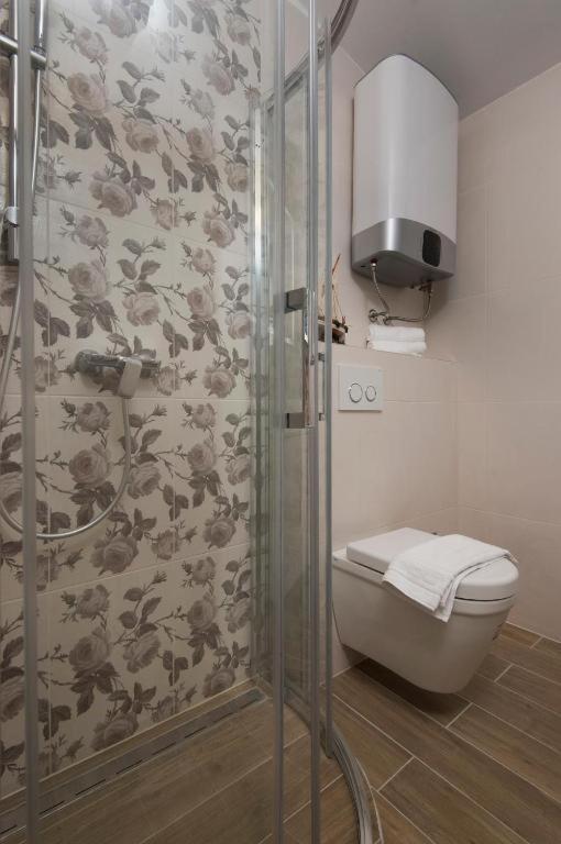 Villa J&J Apartments Residence With Swimming Pool Ποντστράνα Εξωτερικό φωτογραφία