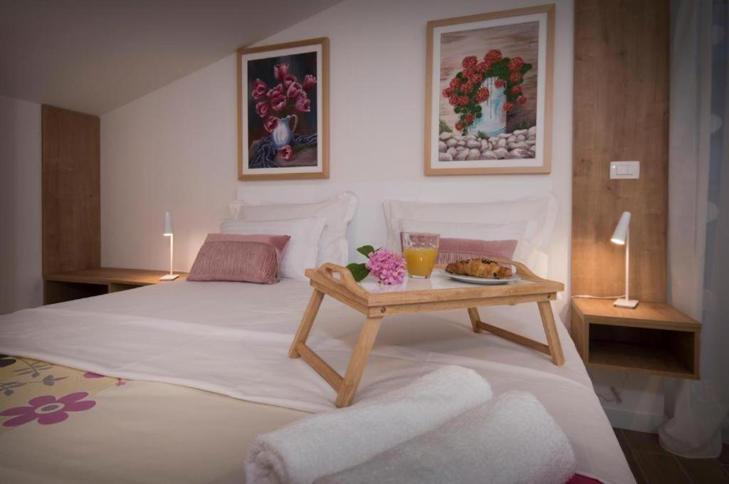 Villa J&J Apartments Residence With Swimming Pool Ποντστράνα Εξωτερικό φωτογραφία