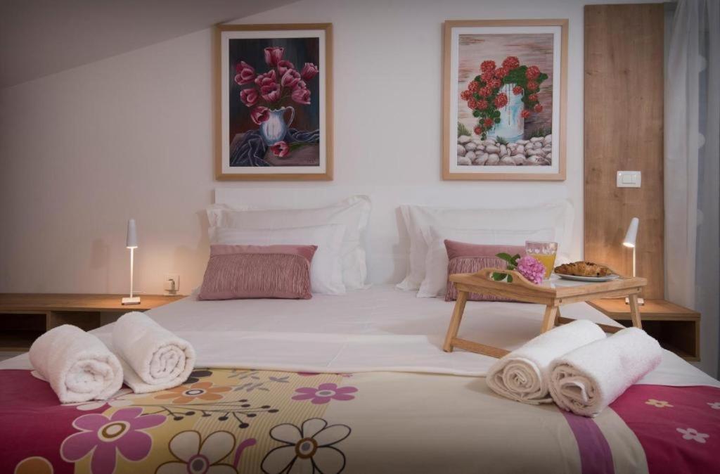 Villa J&J Apartments Residence With Swimming Pool Ποντστράνα Εξωτερικό φωτογραφία