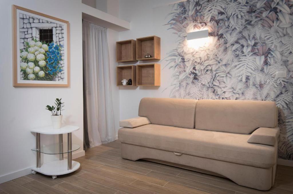 Villa J&J Apartments Residence With Swimming Pool Ποντστράνα Εξωτερικό φωτογραφία
