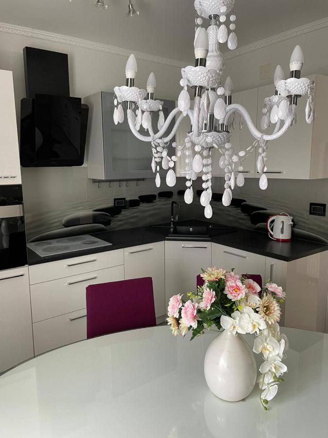 Villa J&J Apartments Residence With Swimming Pool Ποντστράνα Εξωτερικό φωτογραφία