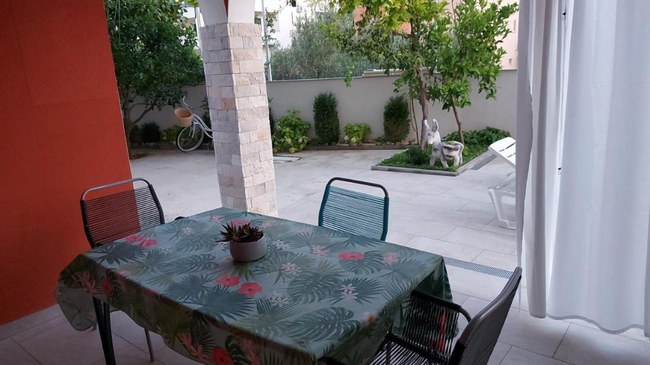 Villa J&J Apartments Residence With Swimming Pool Ποντστράνα Εξωτερικό φωτογραφία